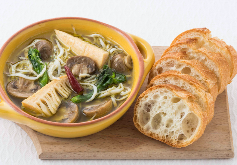 シラウオと春野菜のアヒージョ お家で簡単 魚レシピ 旬の魚介料理をお手軽に 魚食普及推進センター 一般社団法人 大日本水産会